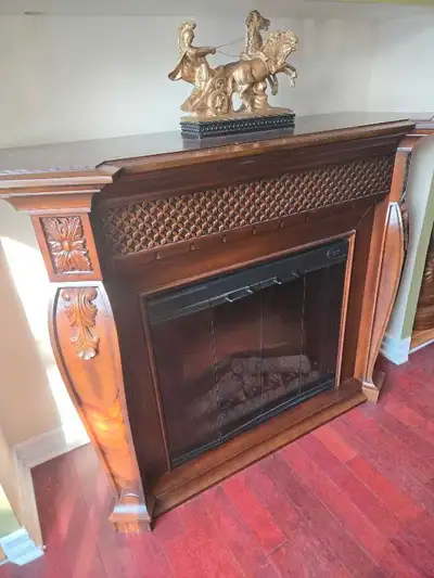Foyer électrique haute gamme en bois massif pulaski valeur $2999 harwood fireplabe vente déménagemen...