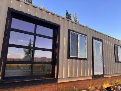 Beautiful sea can house. 40’x 11.6’ EXTRA WIDE!!! Comes completely equipped with dryer/washer combo,...