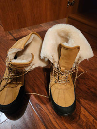winter boots women size 8