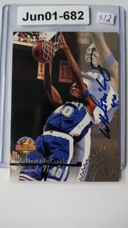 1996 Score Board Collection Walter McCarty Rookie Auto RC NBA in Arts & Collectibles in St. Catharines - Image 2