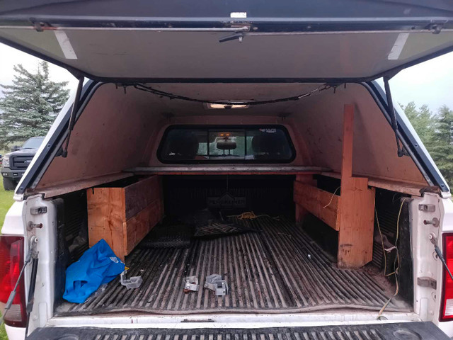 Truck cap  in Other Parts & Accessories in Trenton - Image 4