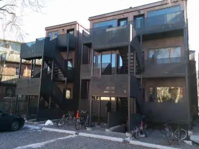 Beautiful FOUR bedroom TWO FULL BATHROOM apartment in Toronto's most desirable neighbourhood. Beauti...