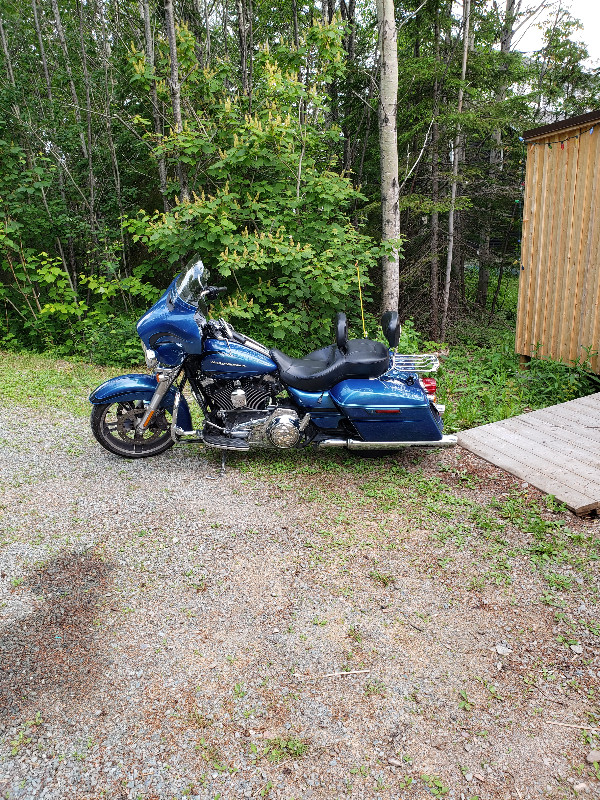 This bike  for serious rider. 2014 STREET GLIDE SPECIAL for sale dans Routières  à Bathurst - Image 2