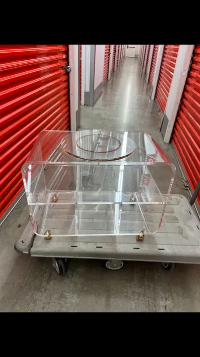 Meuble télé en lucite vintage circa 1972, View more