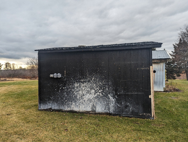 Insulated shed in Outdoor Tools & Storage in Oakville / Halton Region - Image 2