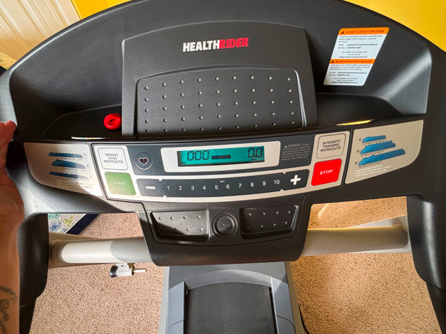 HealthRider Treadmill in Exercise Equipment in Moose Jaw - Image 3