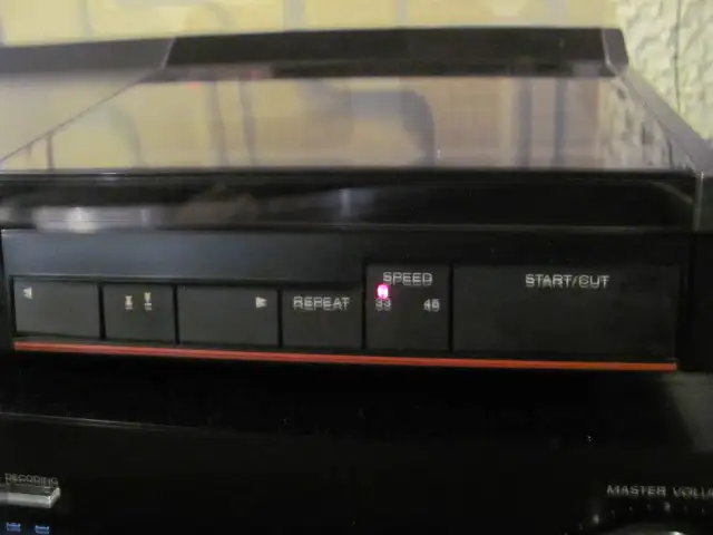 RCA Linear Turntable in Stereo Systems & Home Theatre in Edmonton - Image 3