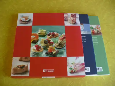 TOUT UN PLAT ! COCKTAILS ET CANAPÉS + COFFRET($10.00 /2 LIVRES), View more