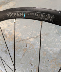 Triban 700c tubeless ready disc wheel - 11-speed freehub