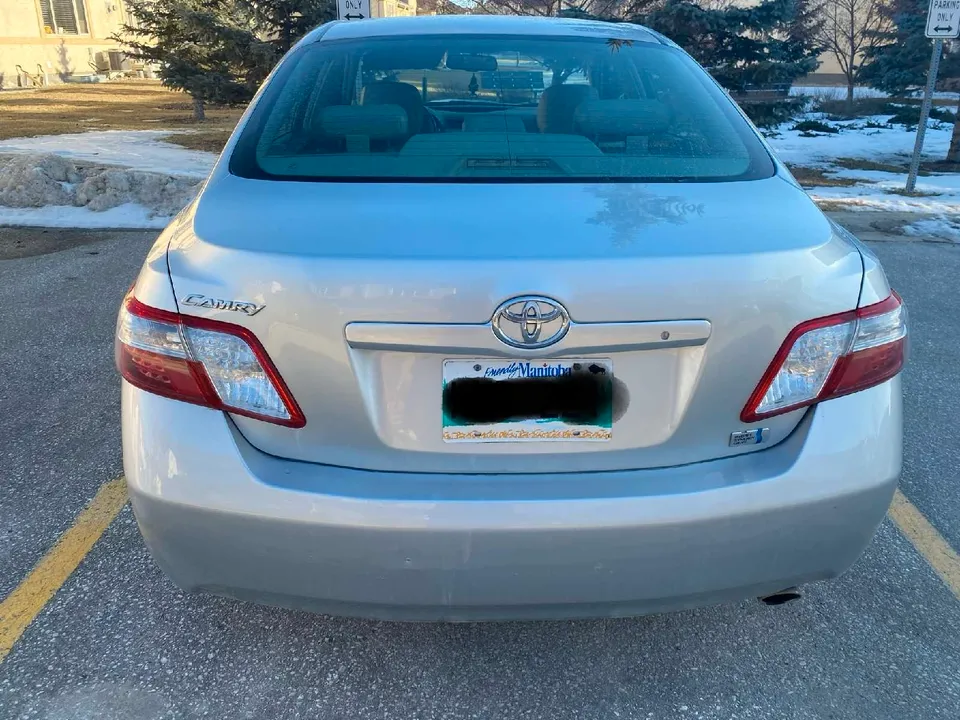 2007 Toyota Camry Hybrid low kms, clean title, safetied,carfax