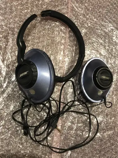 Bose Triport Around Ear Headphones TP-1A black & blue (for parts) Speakers inside the headphones see...