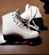 Ice Skates (women size 5) sharp and ready to slakte