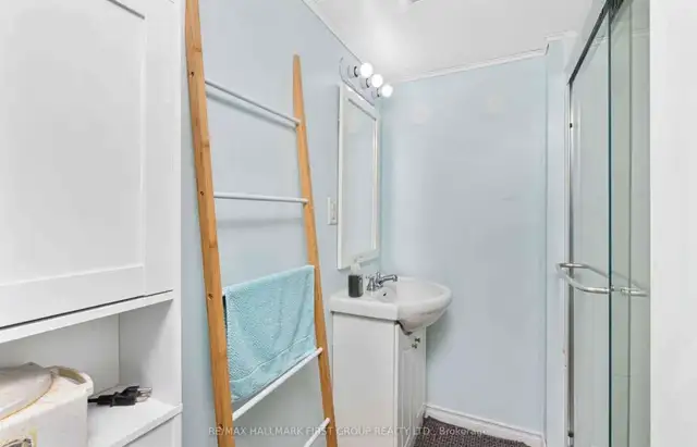 2 Bed 1 Bath Basement For Rent in Long Term Rentals in Oshawa / Durham Region - Image 8