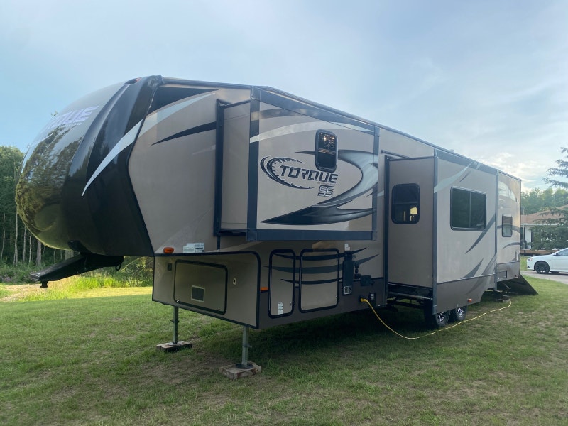 Heartland Torque 325 5th Wheel Toy Hauler **SOLD PENDING Travel