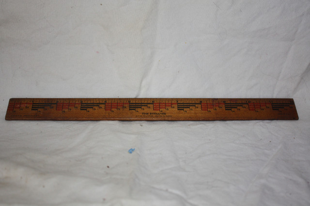 2 Vintage Wooden Rulers dans Art et objets de collection  à Longueuil/Rive Sud