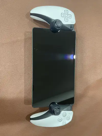 Découvrez la PlayStation 5 portable, une console de jeu innovante qui transforme votre téléphone en...