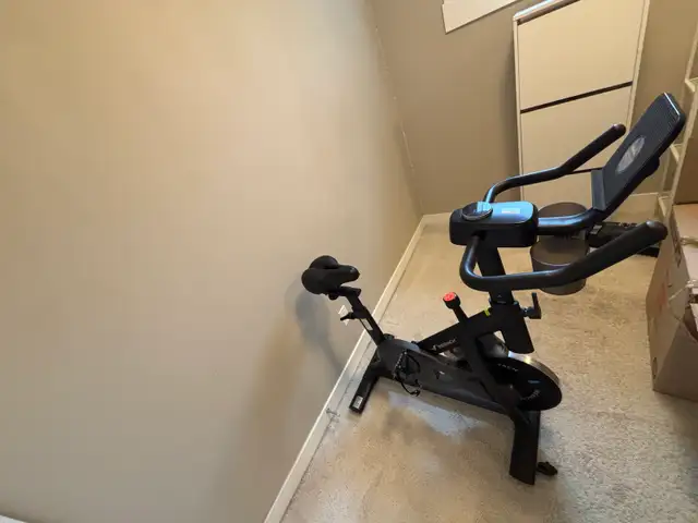 Stationary Bike484540713178255360