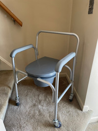 Commode chair (Accesible toilet chair)