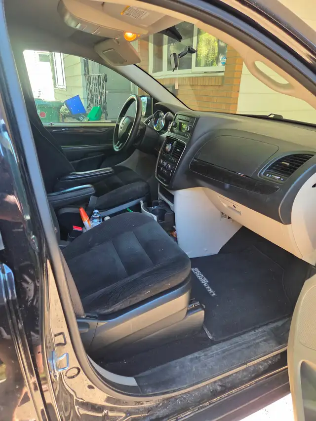 Dodge Grand Caravan557469144061716483