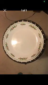 Rate 2 dinner serving Correlle ware Xmas plates 