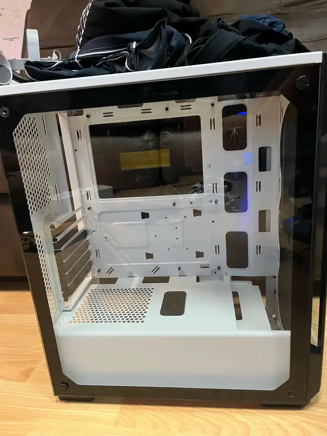 Gaming PC case in Desktop Computers in Ottawa - Image 2