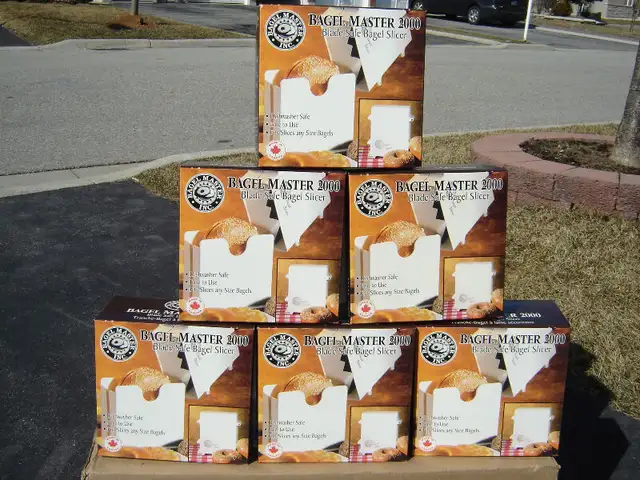 14 BRAND NEW BAGEL SLICERS $10.00 EACH!! in Toasters & Toaster Ovens in Mississauga / Peel Region - Image 2