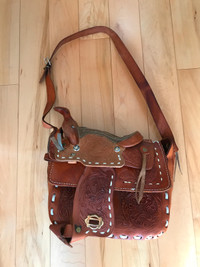 Leather saddle purse, made in Mexico, excellent condition