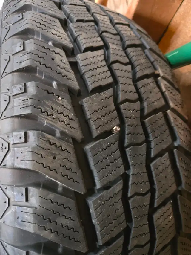 Volvo OEM rims plus snow tires in Tires & Rims in Markham / York Region - Image 5