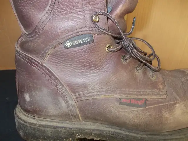 RED WING MEN’S INSULATED WORK BOOT – Size 11 EEE in Men's Shoes in Grande Prairie - Image 7