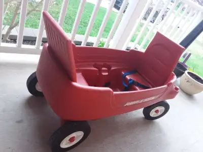 Radio Flyer Pathfinder Wagon (Red), View more