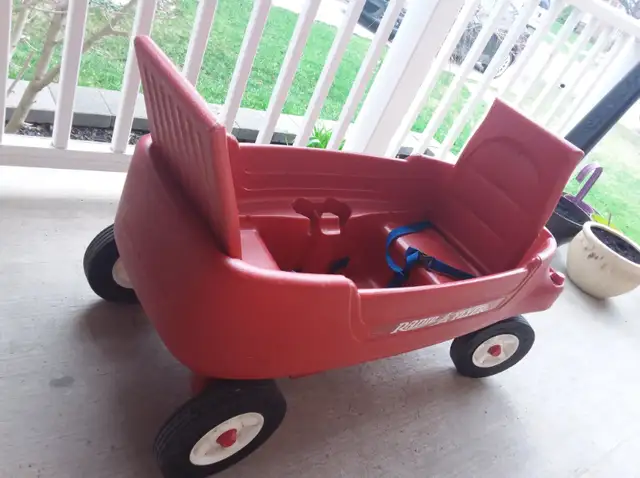 Radio Flyer Pathfinder Wagon (Red) in Toys & Games in Oshawa / Durham Region - Image 2