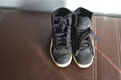 Boys Reebok Hi Top Shoes Sneakers Size 3, View more