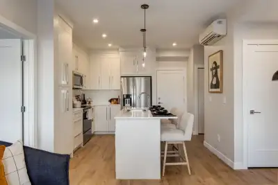 MOVE IN AVAILABLE MARCH 27TH 2026 LEASE ENDS NOVEMBER 27TH 2026 CAN BE RENEWED AFTER. 2 BED + 2 BATH...