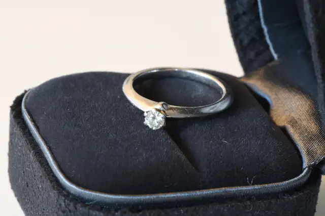 Tiffany & Co. Platinum Diamond Ring in Jewellery & Watches in Downtown-West End - Image 6
