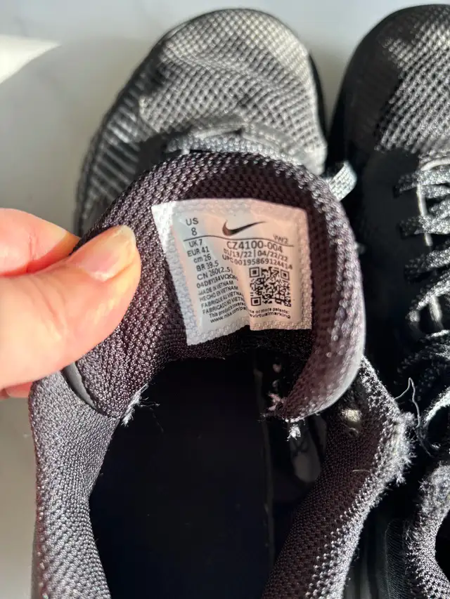 Nike kyrie shoes :size 8 in Men's Shoes in Markham / York Region - Image 4