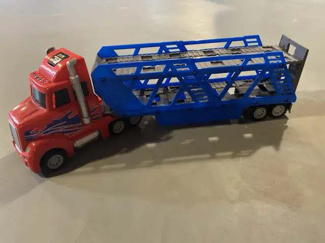 Toy tow truck for kids lighting up with sounds in Toys & Games in Ottawa - Image 2