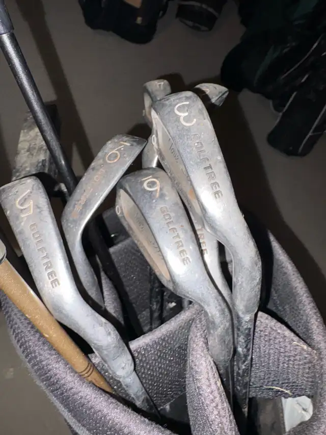 full set of women’s  right golf clubs and bag  in Golf in Guelph - Image 5