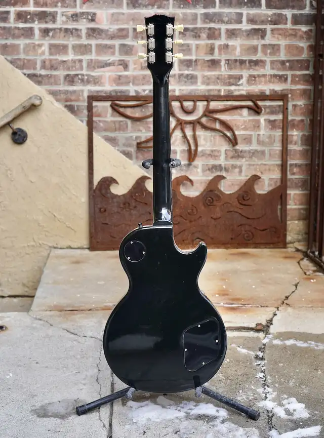 Lefty 1991 Gibson Les Paul Standard in Guitars in Oakville / Halton Region - Image 6