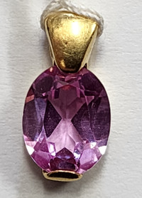 2.010g 19K Yellow Gold Pendant w/Pink Sapphire Stone in Center