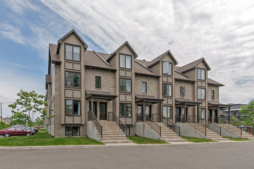 Grand condo 5 et demi à louer Blainville/Mirabel — photo 1