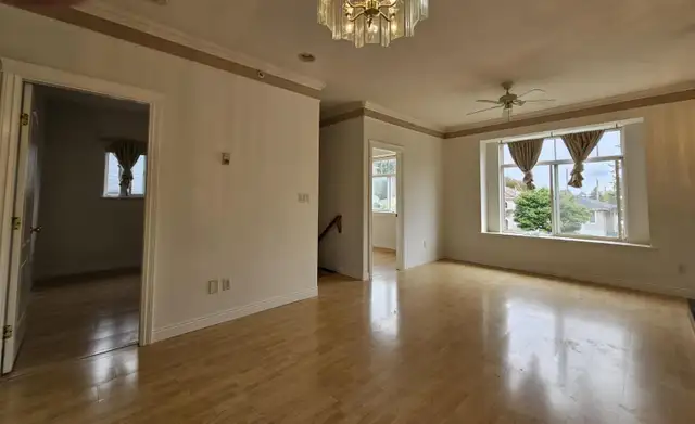 Vancouver 3 Bedrooms House Up for rent! Double Garage Included! in Long Term Rentals in Vancouver - Image 4