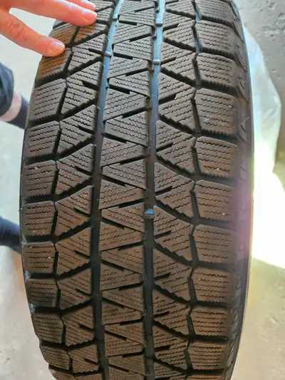 Blizzak WS80 225/65R17 snow tires for sale. Winter tires on rims