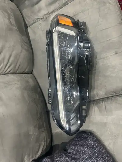 Minor scratches. WORKS BRAND NEW