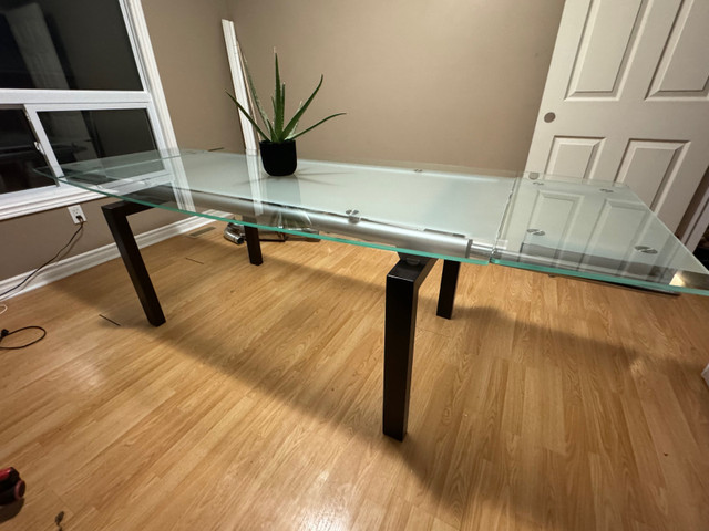 Extendable Glass Dining Room Table in Dining Tables & Sets in Peterborough - Image 4