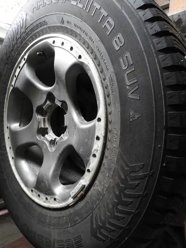 17" Studded winter tires on rims in Tires & Rims in Nelson - Image 2