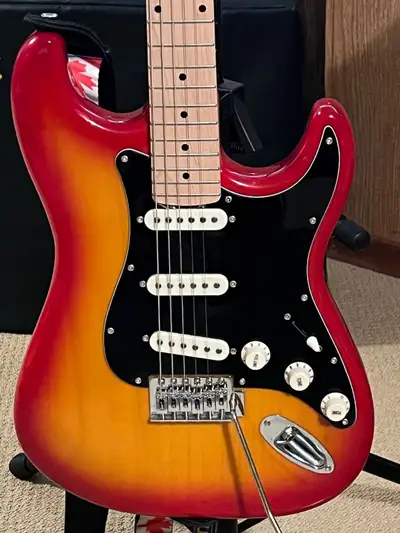 Groove Stratocaster Guitar, View more