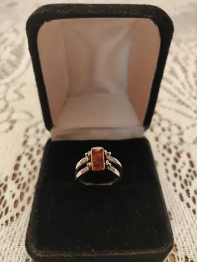 Several vintage silver rings 1 - Amber Double Flip Ring size 5.5-6 , pictures 1 and 2 - $40 2 - Taxc...