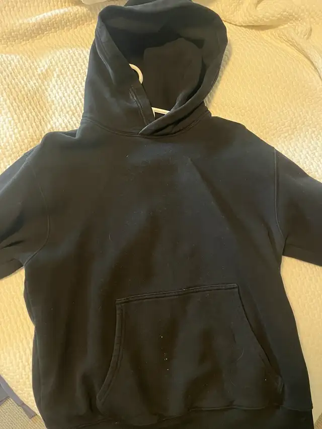 ARITZIA HOODIE BARELY WORN BLACK