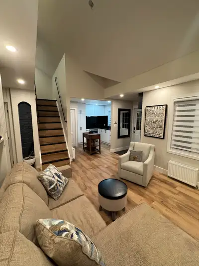NEWLY RENOVATED 2 BEDROOM RENT IN NEWMARKET