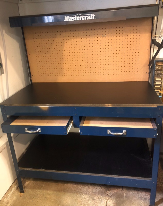 Table de travail en métal Mastercraft steel workbench Outils